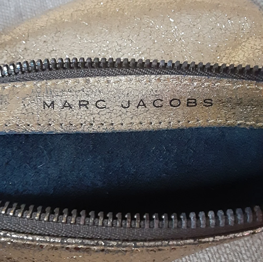 Marc Jacobs Distressed leather Pouch